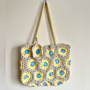 Crochet Tote Bag with Floral Pattern